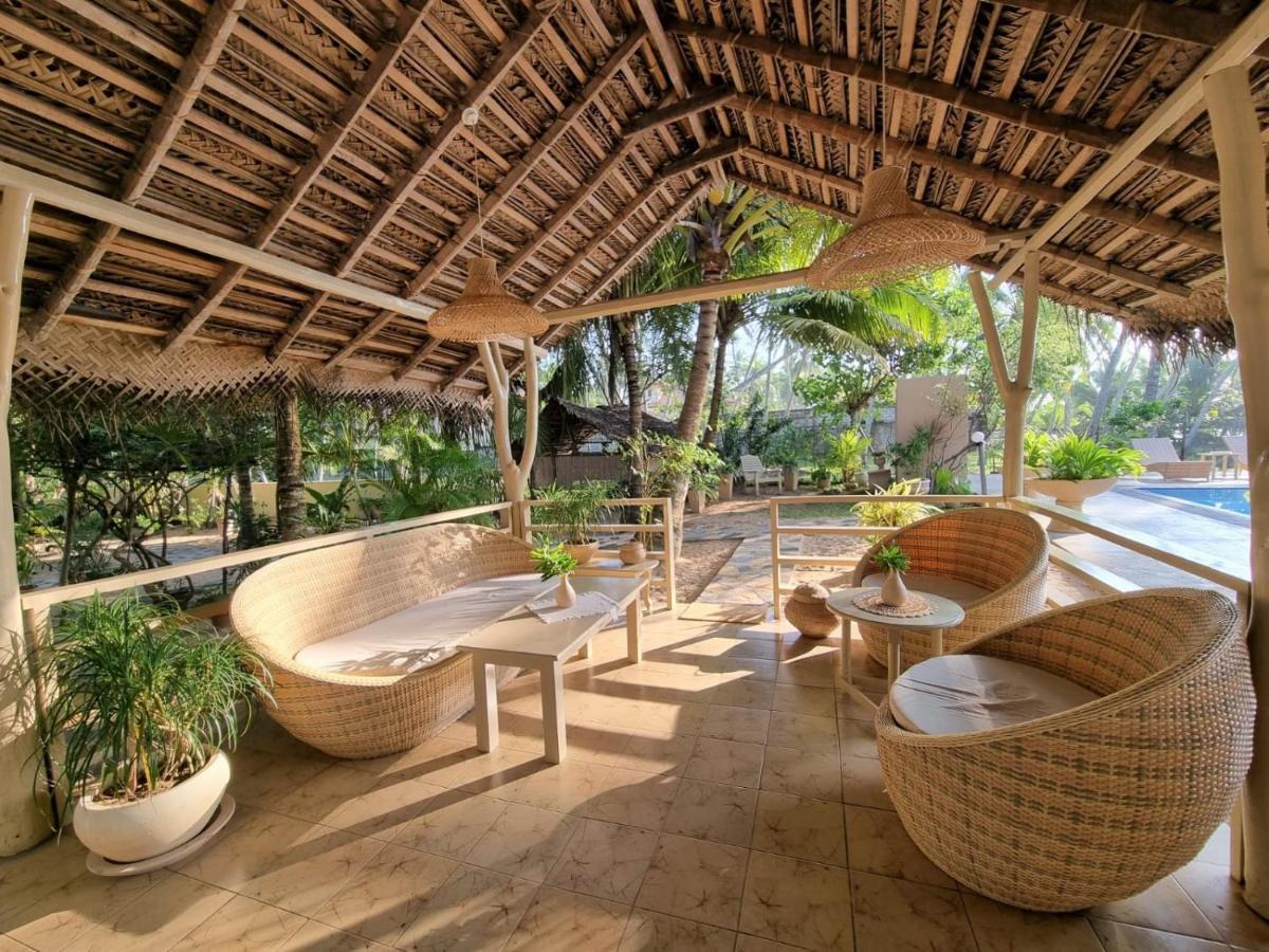 Golden Beach Paradise Тангале Екстериор снимка
